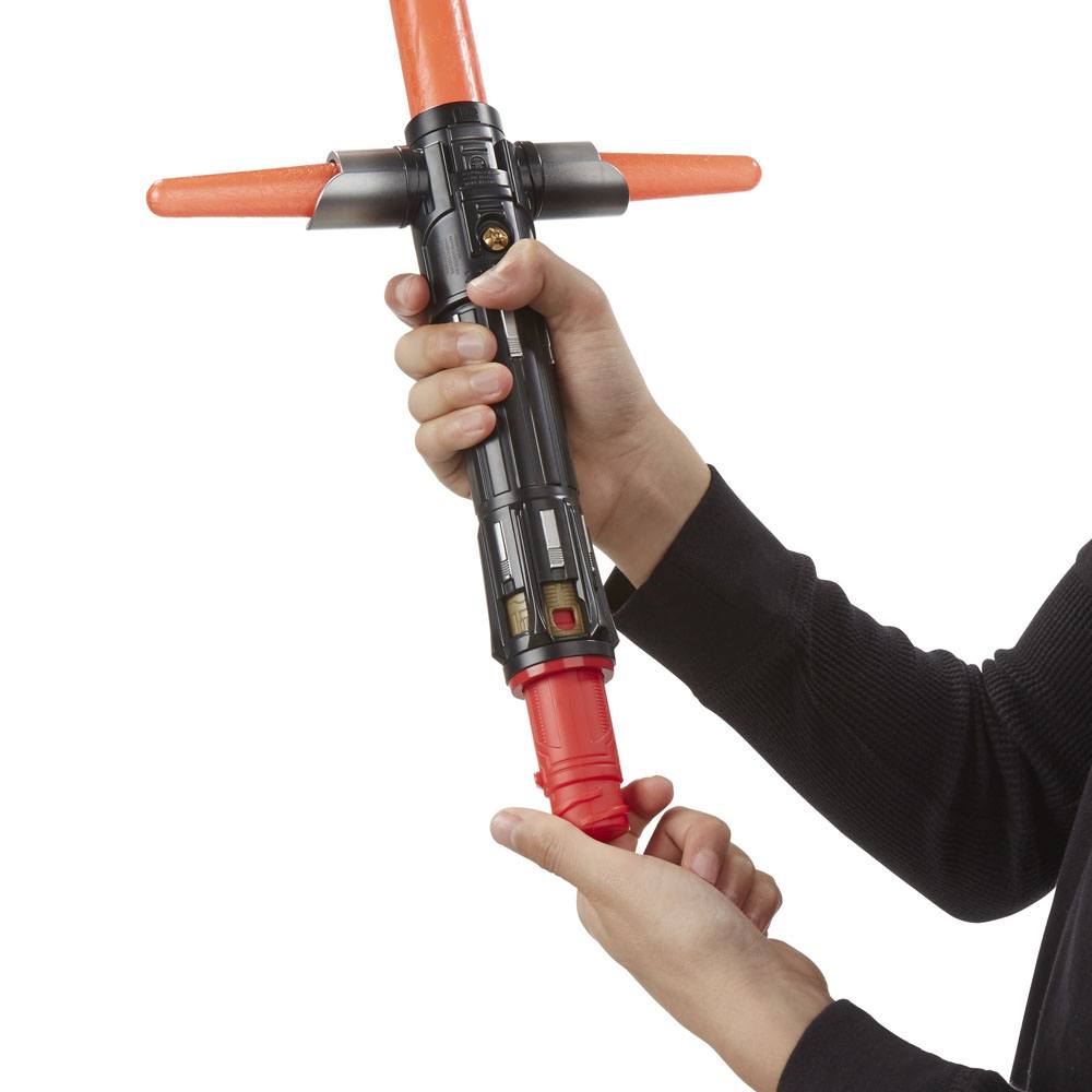 Star Wars Episode VII Elektronisches Lichtschwert BladeBuilders 2015 Kylo Ren in zwei händen