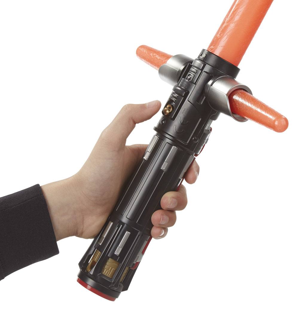 Star Wars Episode VII Elektronisches Lichtschwert BladeBuilders 2015 Kylo Ren in einer Hand